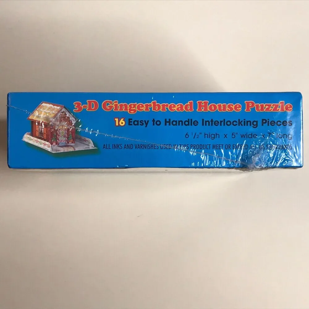 New 3-D Gingerbread House Puzzle 16 Pieces Christmas Holidays 7”L x 5”W x 6.5”H